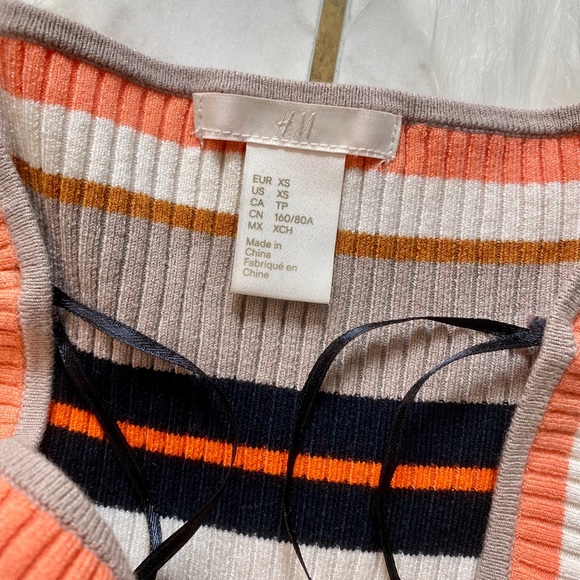 🎉🥳Host Pic🎉 H&M Striped Knit Top - Picture 3 of 5